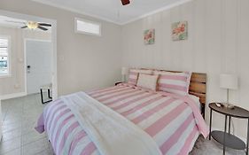 Sf Unit 1 - Paradise Awaits 1 Bdr: Beach Access, Pool, Kitchen